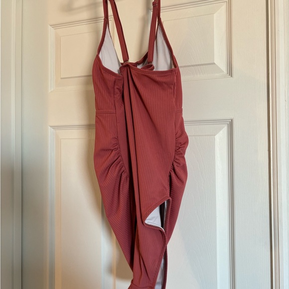 Maternity ribbed swimsuit. Size medium - Picture 3 of 3